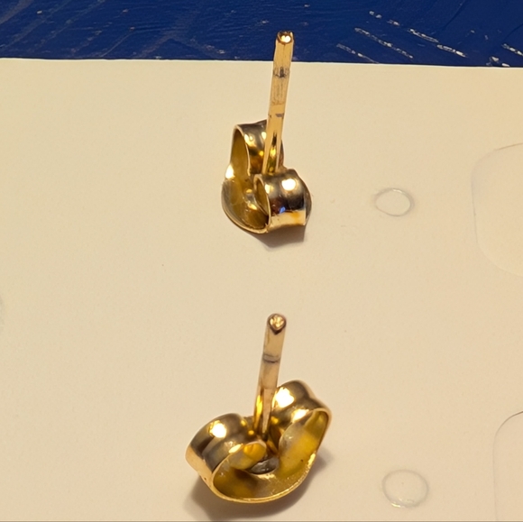 Stainless Steel purple clover stud earrings NWT - Picture 7 of 7